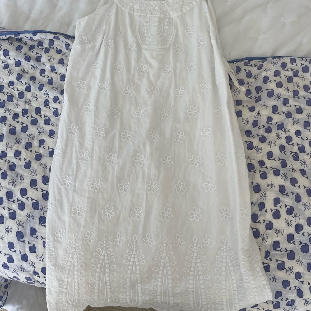 Vineyard Vines White Embroidered dress